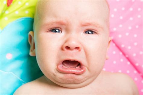 11 aylık bebek ağlama krizi